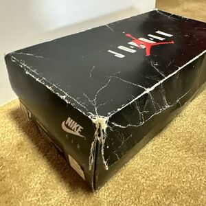 Black air Jordans dark shadow/true red